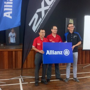 Far Right: En. Zakri Khir, CEO of Allianz Malaysia Berhad
