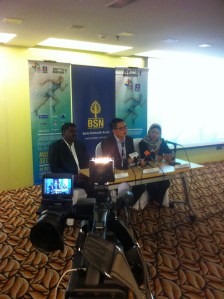 BSN's Mr. Siew (Centre)