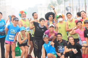 KL Marathon 2015 pacers arrived as early as 5.00 am to show their support at Dataran Merdeka till the race entitlement collection.