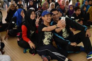 Spaceman Selfie__Space Race